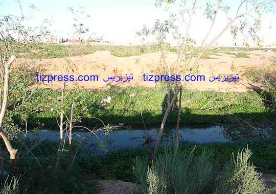 معاناة حي بوتقورت وإديعيش وتمدغوست وإدرق من المياه العادمة “واد الحار” مستمرة (صور معبرة) معاناة حي بوتقورت وإديعيش وتمدغوست وإدرق من المياه العادمة “واد الحار” مستمرة (صور معبرة)